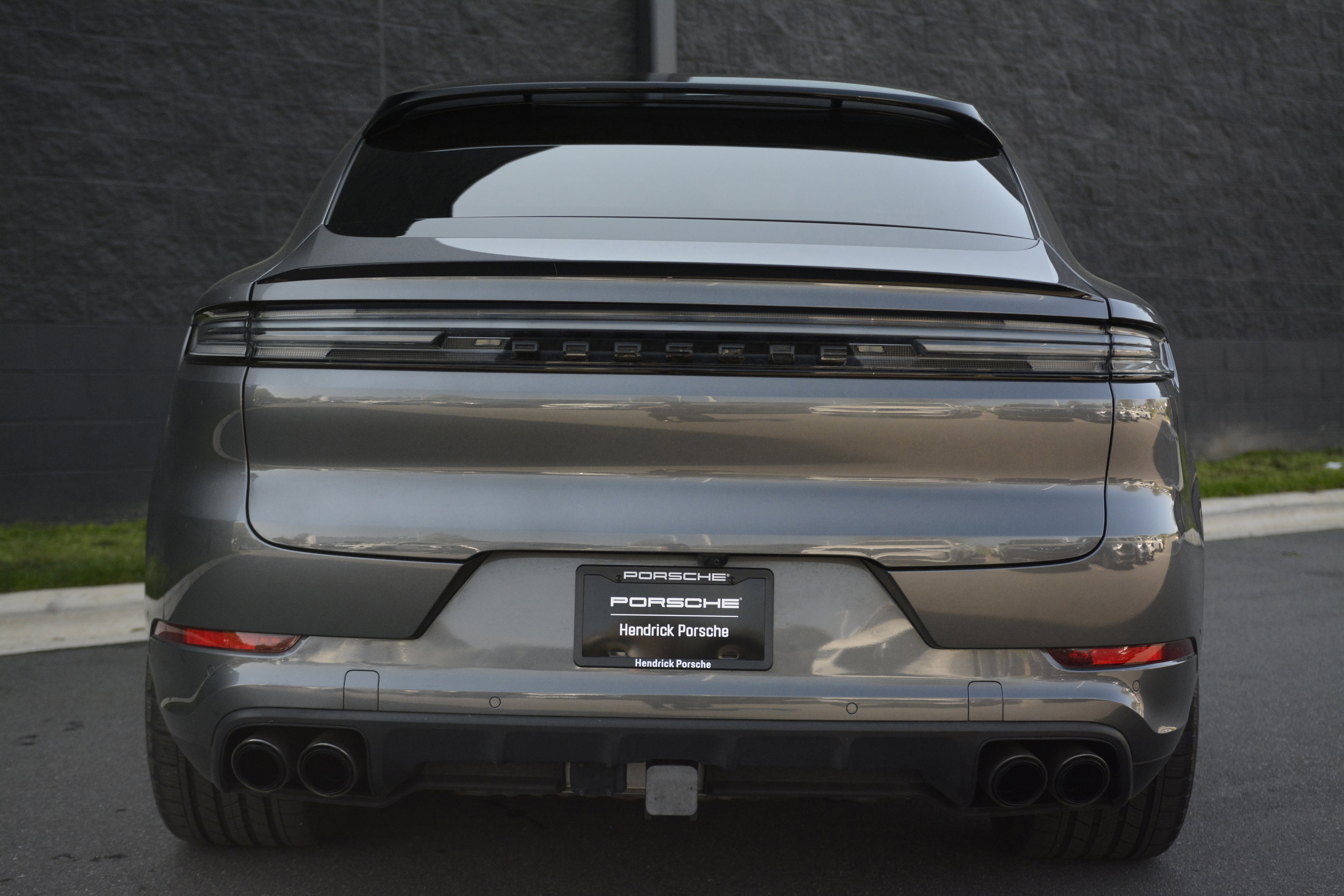 Certified 2024 Porsche Cayenne S AWD/4WD image 6