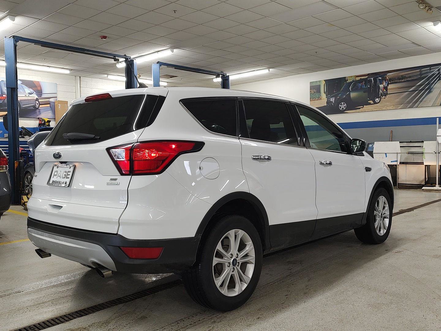 Used 2019 Ford Escape SE image 26