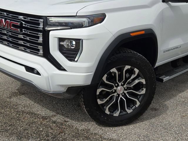 Used 2025 GMC Canyon Denali image 10