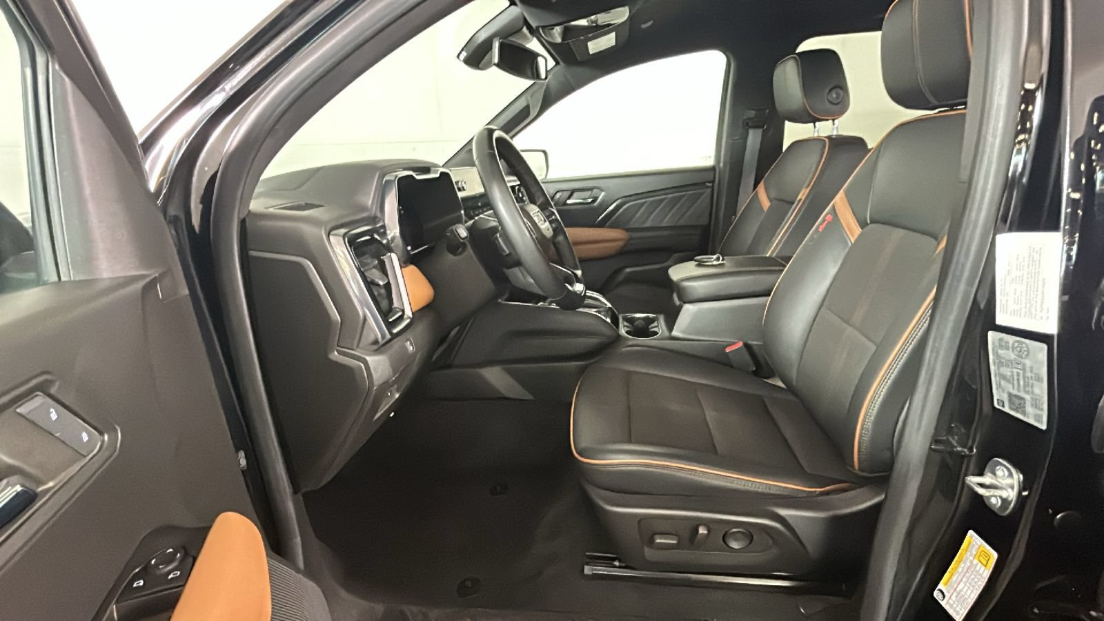 Used 2023 GMC Canyon AT4 AWD/4WD image 13