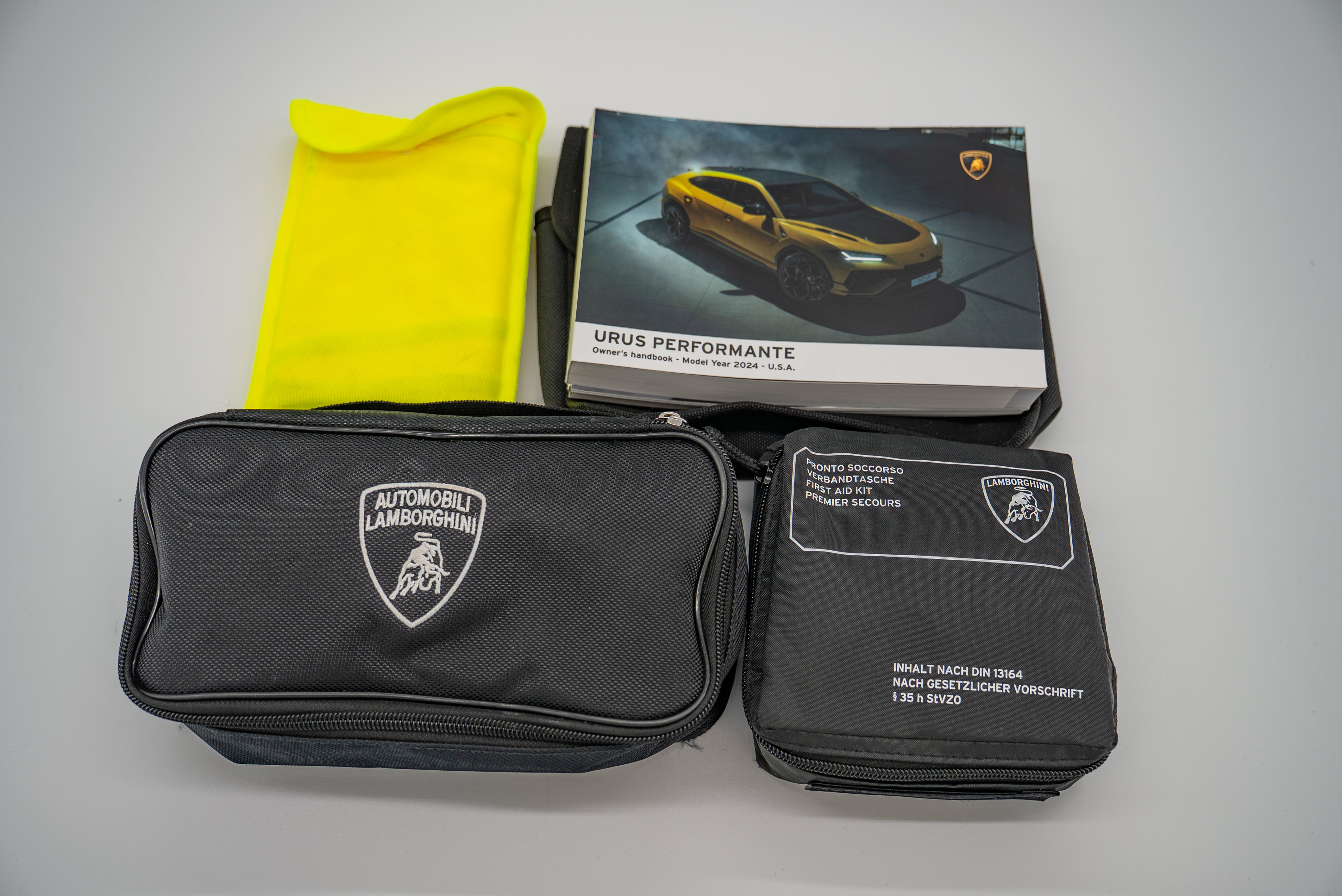 Used 2024 Lamborghini Urus Performante AWD/4WD image 23
