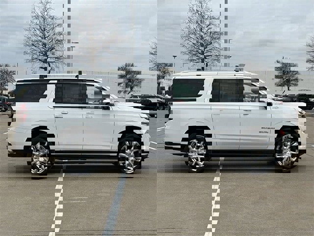 Used 2021 Chevrolet Suburban High Country image 3