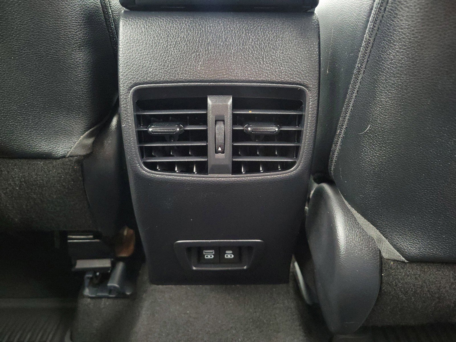 Used 2022 Toyota Corolla Cross XLE w/ Convenience Package AWD/4WD image 13