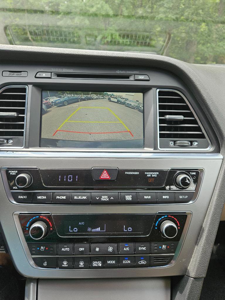 Used 2016 Hyundai Sonata Limited w/ Option Group 02 FWD image 15