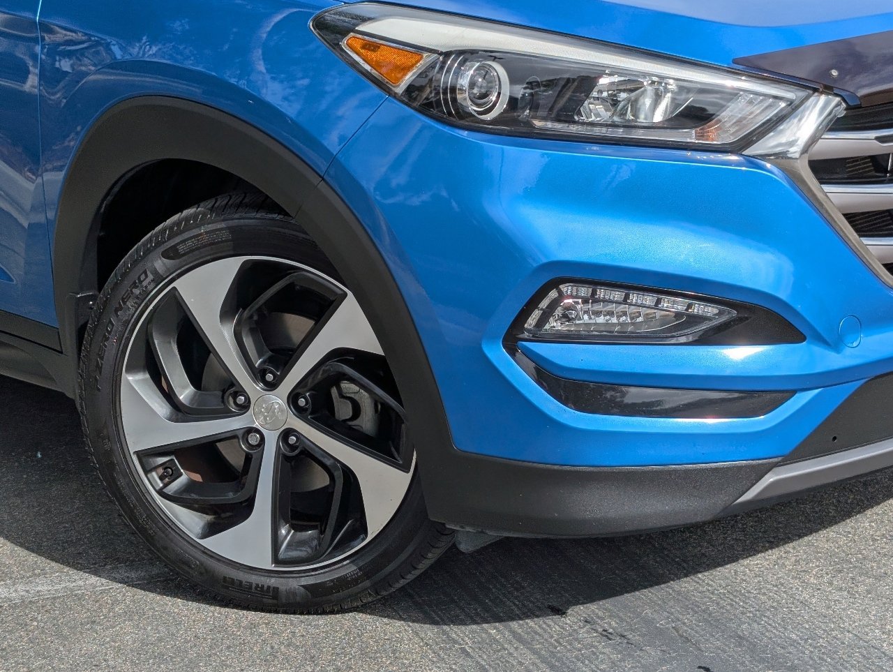 Used 2016 Hyundai Tucson Limited w/ Option Group 03 FWD image 10