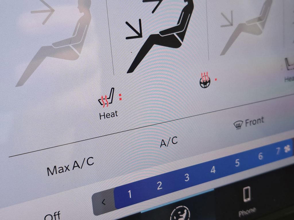 New 2026 Chrysler Pacifica Select w/ S Appearance Package image 9