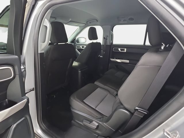 Used 2023 Ford Explorer XLT AWD/4WD image 12