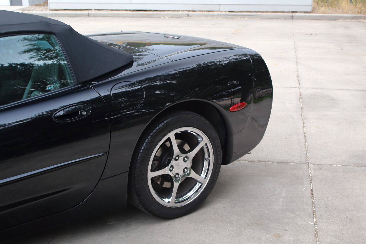 Used 2002 Chevrolet Corvette Convertible w/ Preferred Equipment Group2 RWD image 25