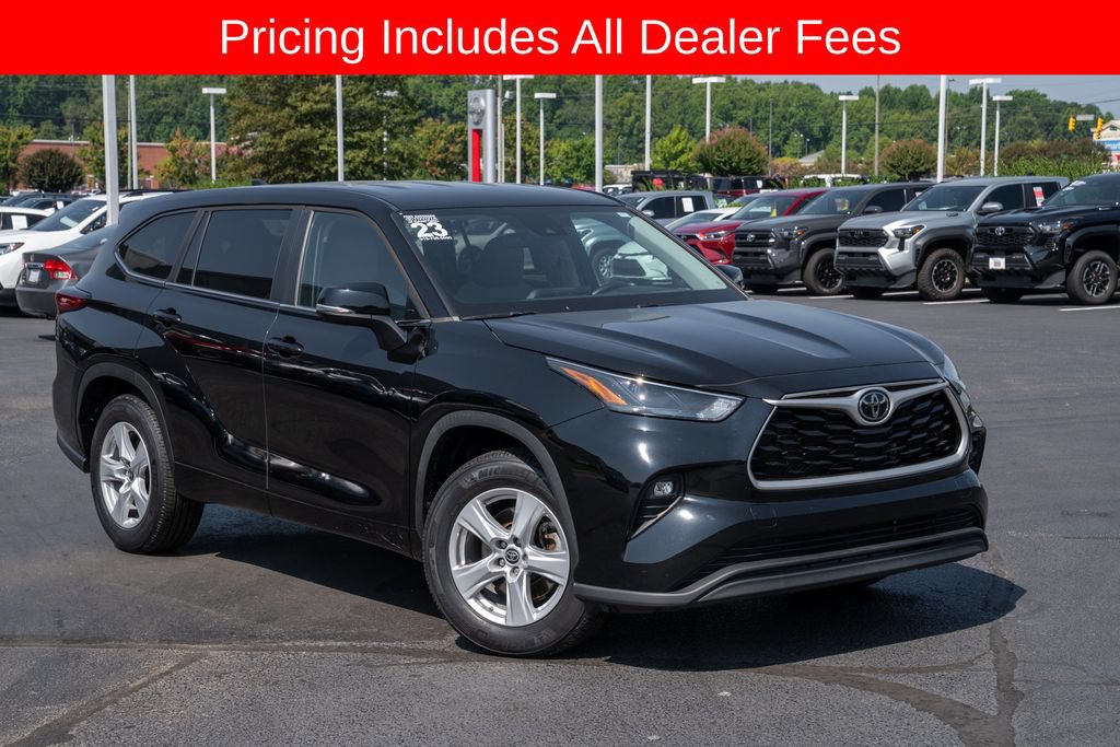Used 2023 Toyota Highlander LE