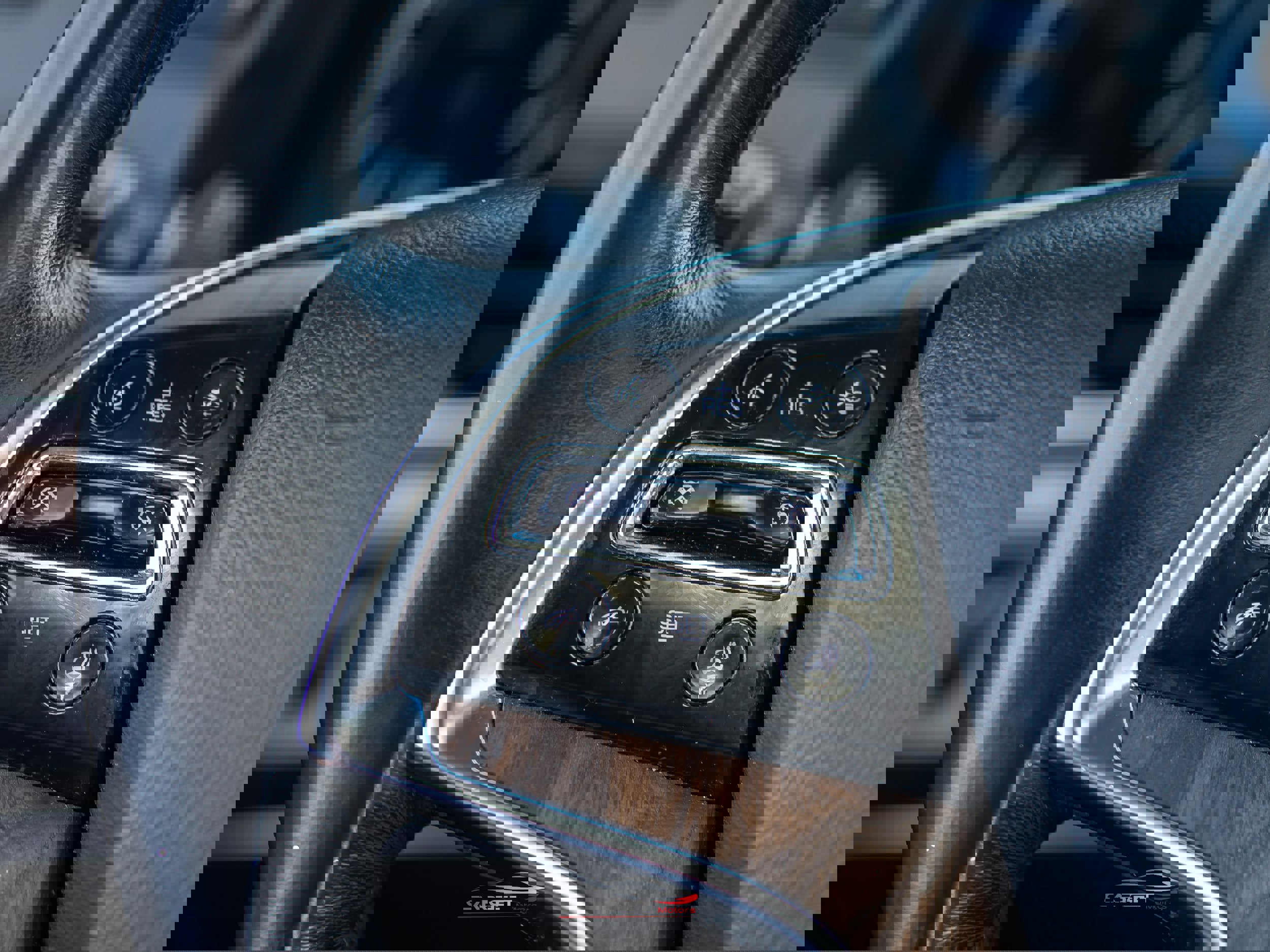 Used 2020 Cadillac Escalade ESV Premium Luxury image 26