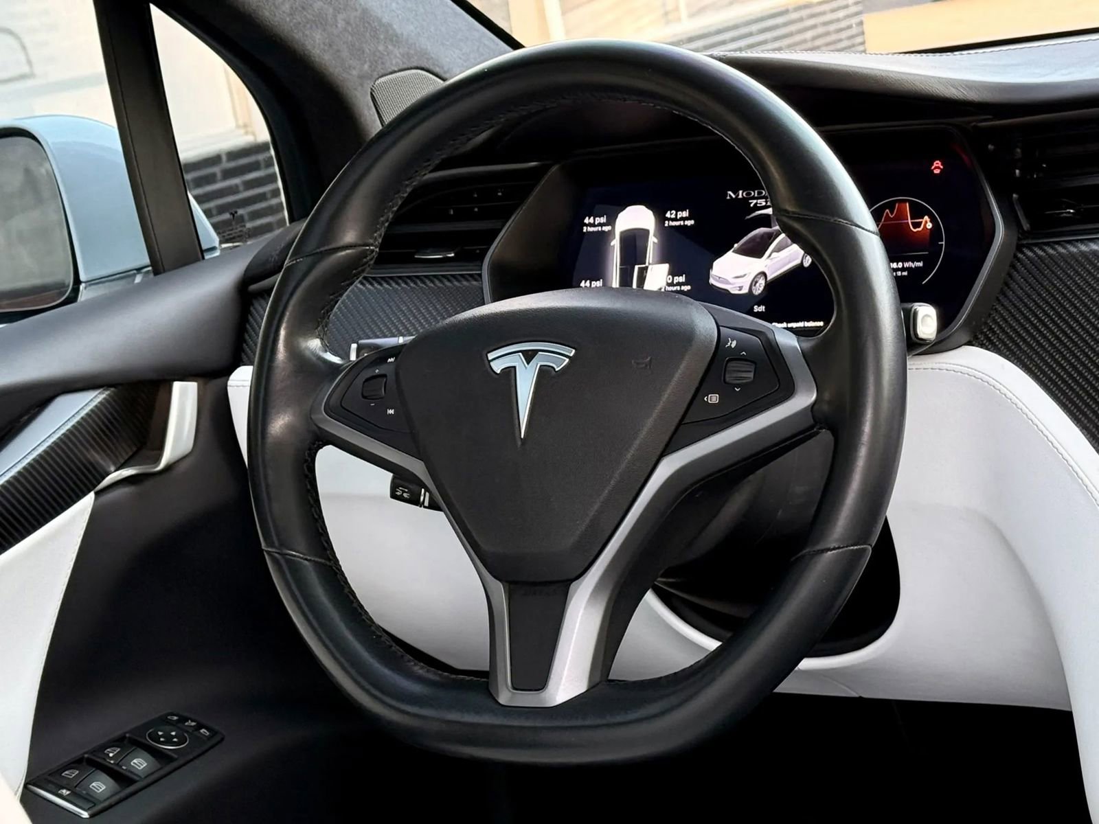 Used 2018 Tesla Model X 75D AWD/4WD image 13