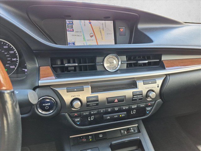 Used 2013 Lexus ES 300h w/ Luxury Pkg FWD image 12