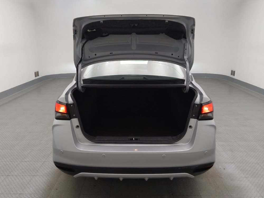Used 2025 Nissan Versa SV FWD image 29