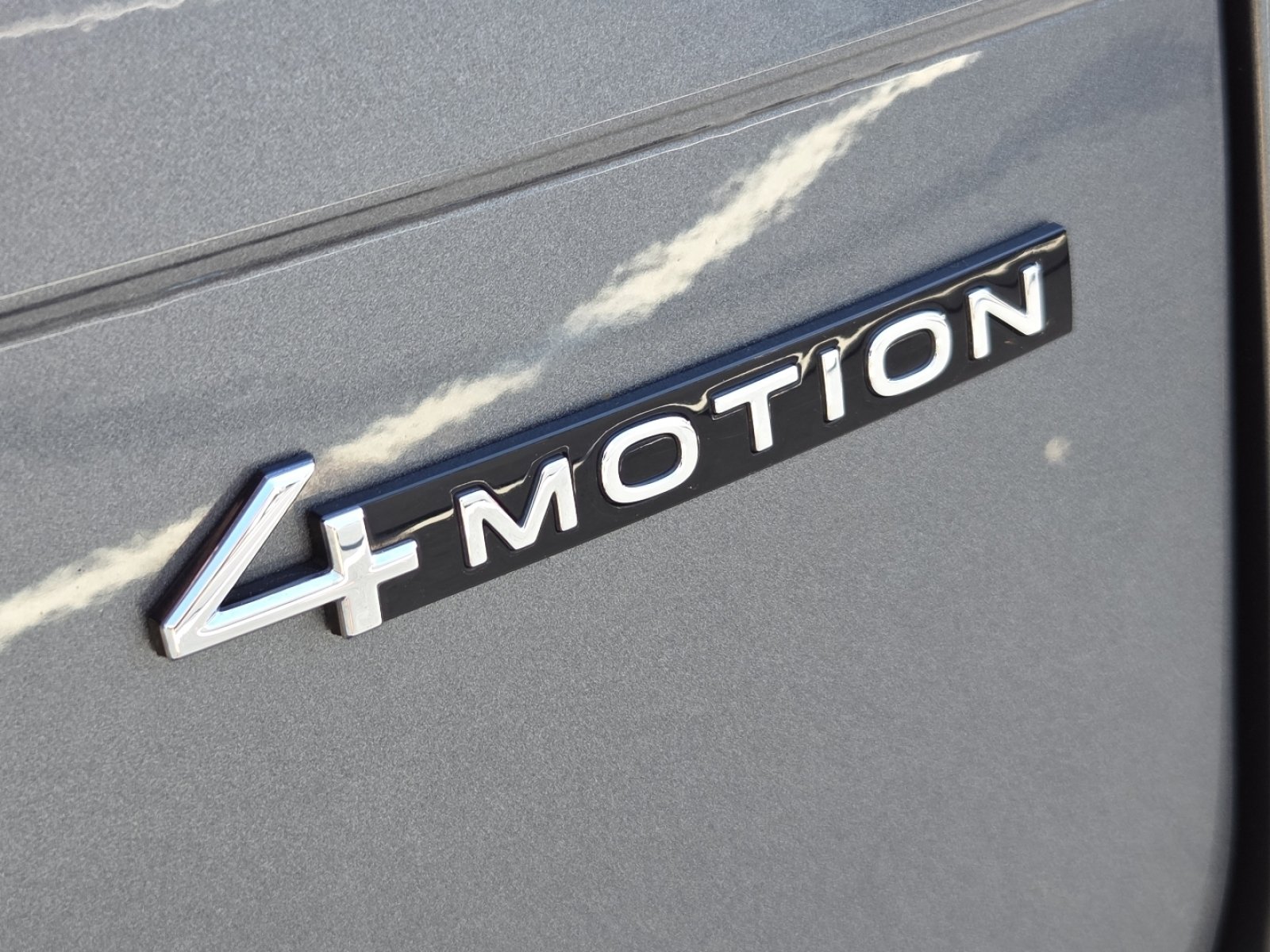 Used 2022 Volkswagen Tiguan SE R-Line AWD/4WD image 17