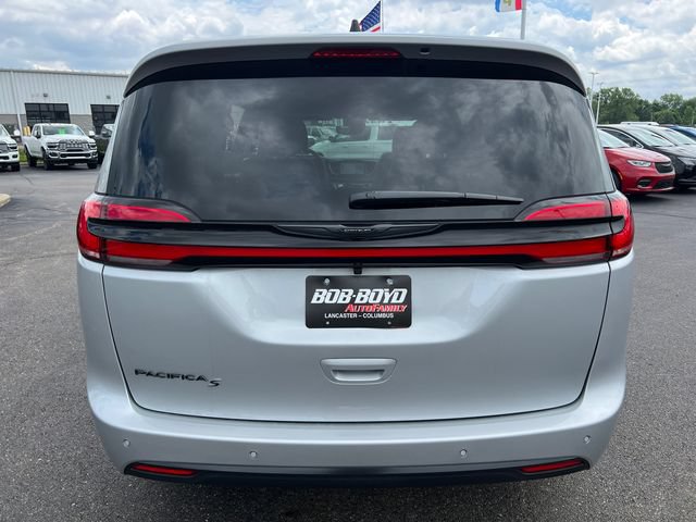 New 2026 Chrysler Pacifica Select w/ S Appearance Package FWD image 6