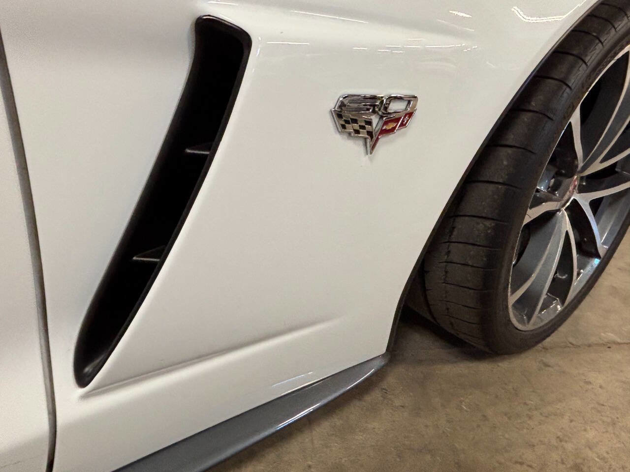 Used 2013 Chevrolet Corvette 427 w/ 1SC Preferred Equipment Group RWD image 21