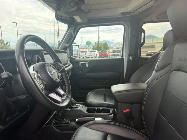 Used 2023 Jeep Wrangler Unlimited Sahara w/ Cold Weather Group AWD/4WD image 17