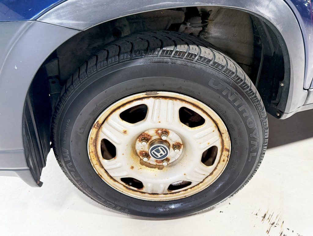 Used 2005 Honda CR-V LX image 2