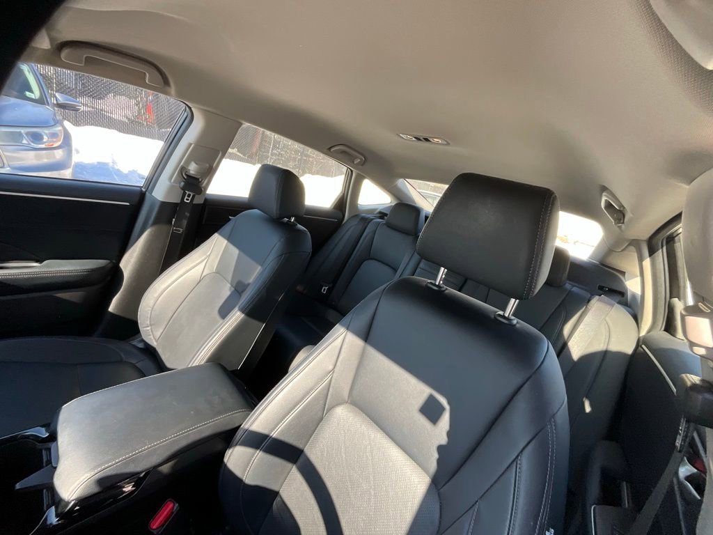 Used 2021 Honda Clarity Touring image 14