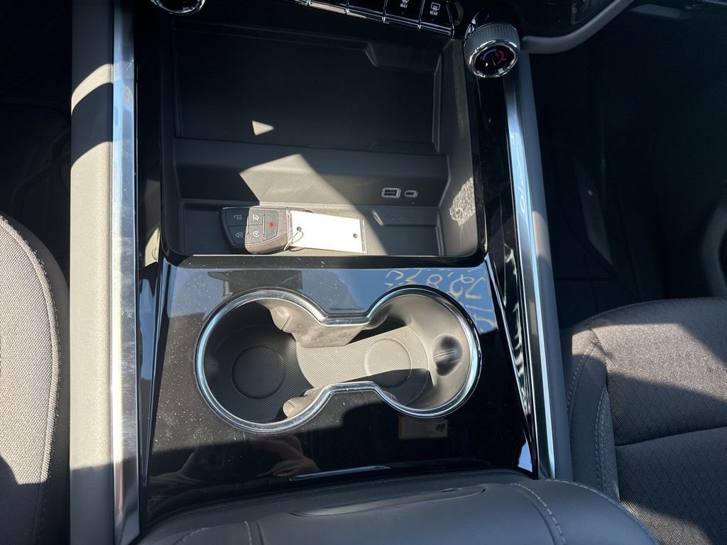 New 2026 Chevrolet Suburban LS image 26