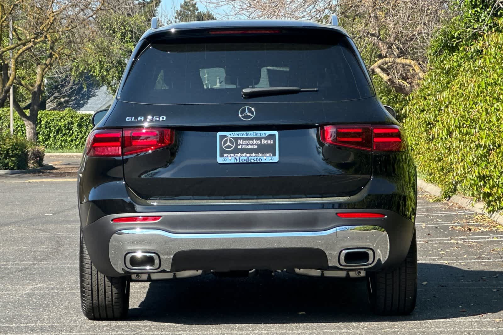 Certified 2026 Mercedes-Benz GLB 250 image 4