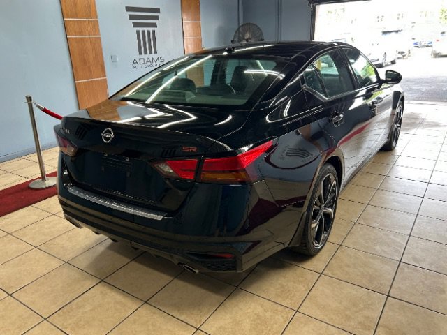 Used 2023 Nissan Altima 2.5 SR w/ SR Premium Package FWD image 4