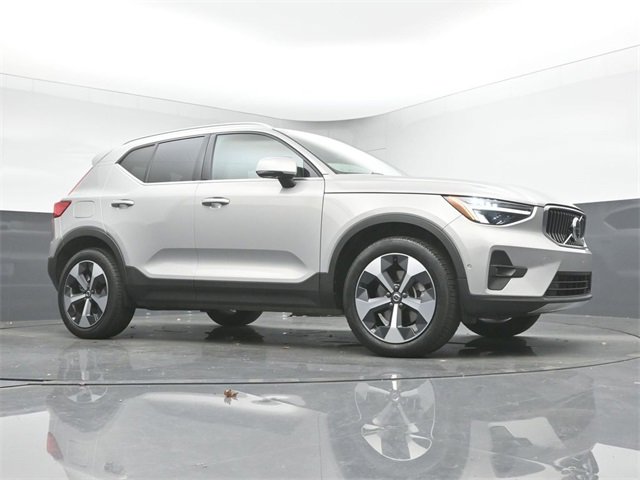 Used 2024 Volvo XC40 B5 Plus w/ Protection Package Premier image 36