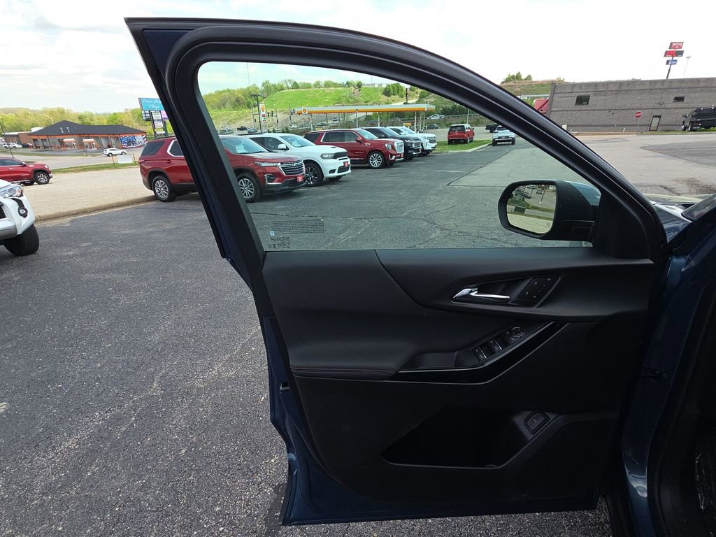 New 2026 Chevrolet Equinox RS w/ Convenience Package III FWD image 12