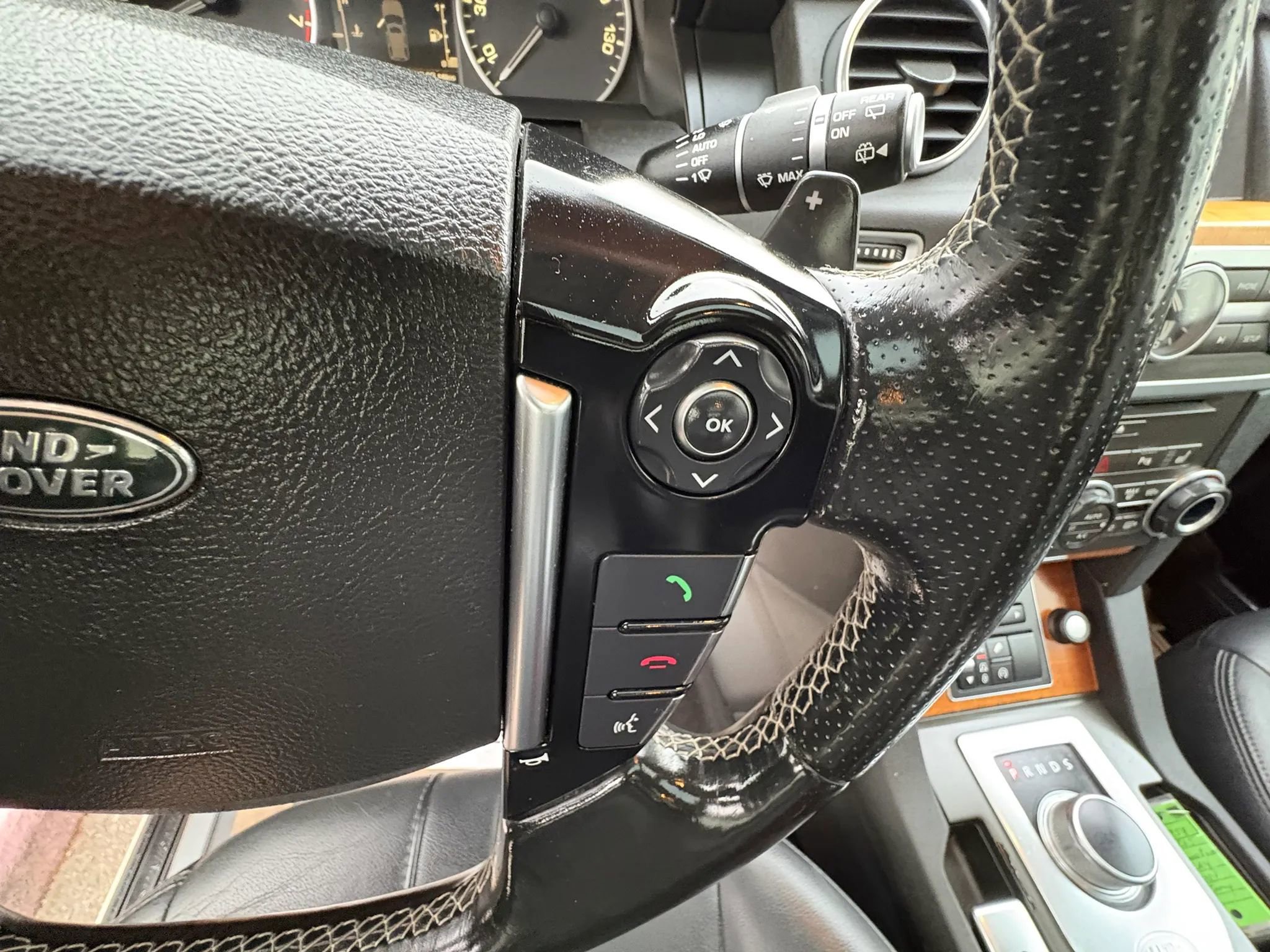 Used 2015 Land Rover LR4 HSE image 15