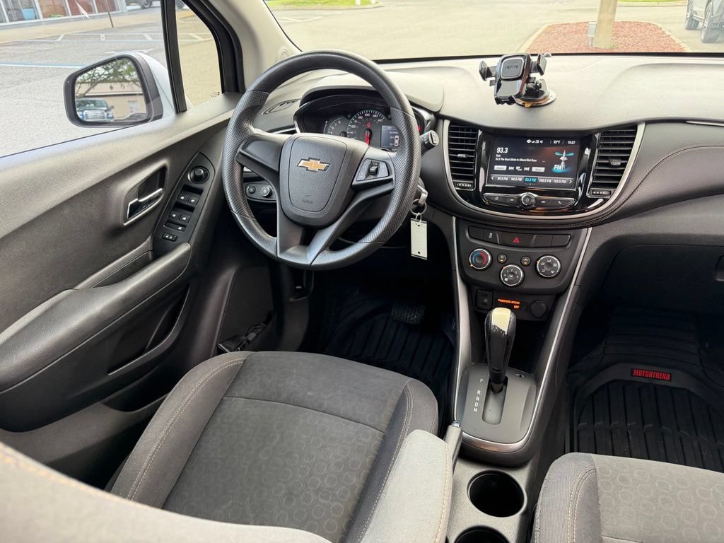 Used 2017 Chevrolet Trax LS FWD image 19