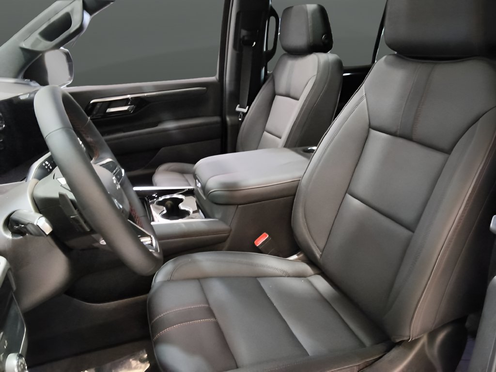Used 2026 Chevrolet Suburban RST w/ Comfort Package AWD/4WD image 9