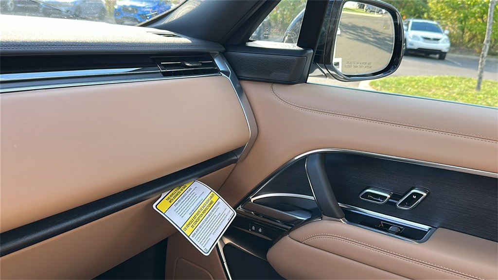 New 2025 Land Rover Range Rover SE image 22