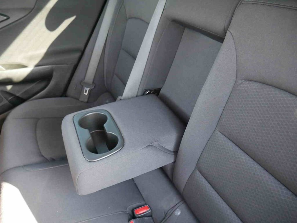 Used 2022 Chevrolet Malibu LT image 16