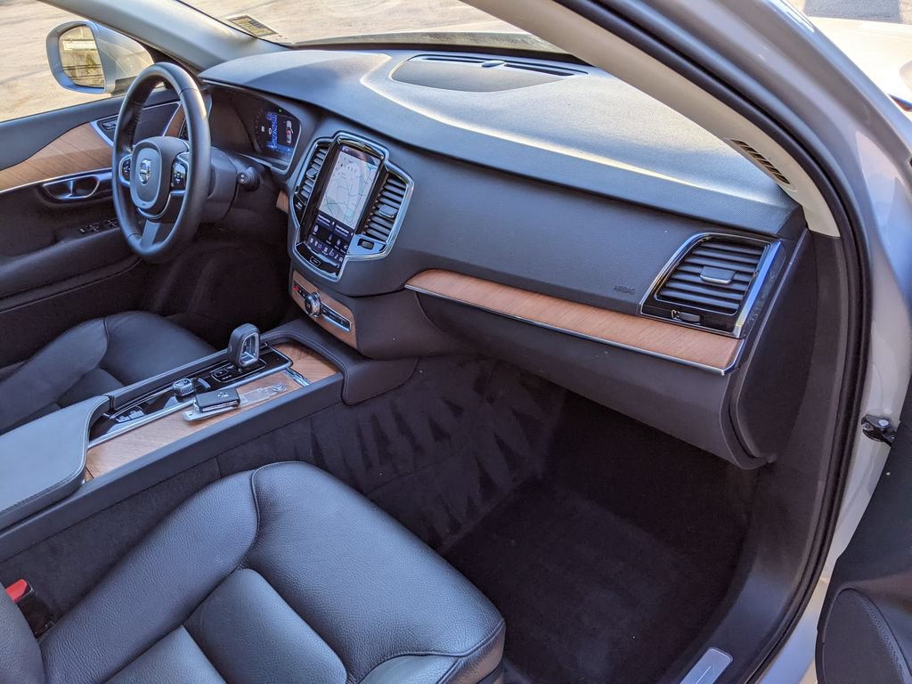 Certified 2023 Volvo XC90 T8 Plus w/ Protection Package Premier AWD/4WD image 21