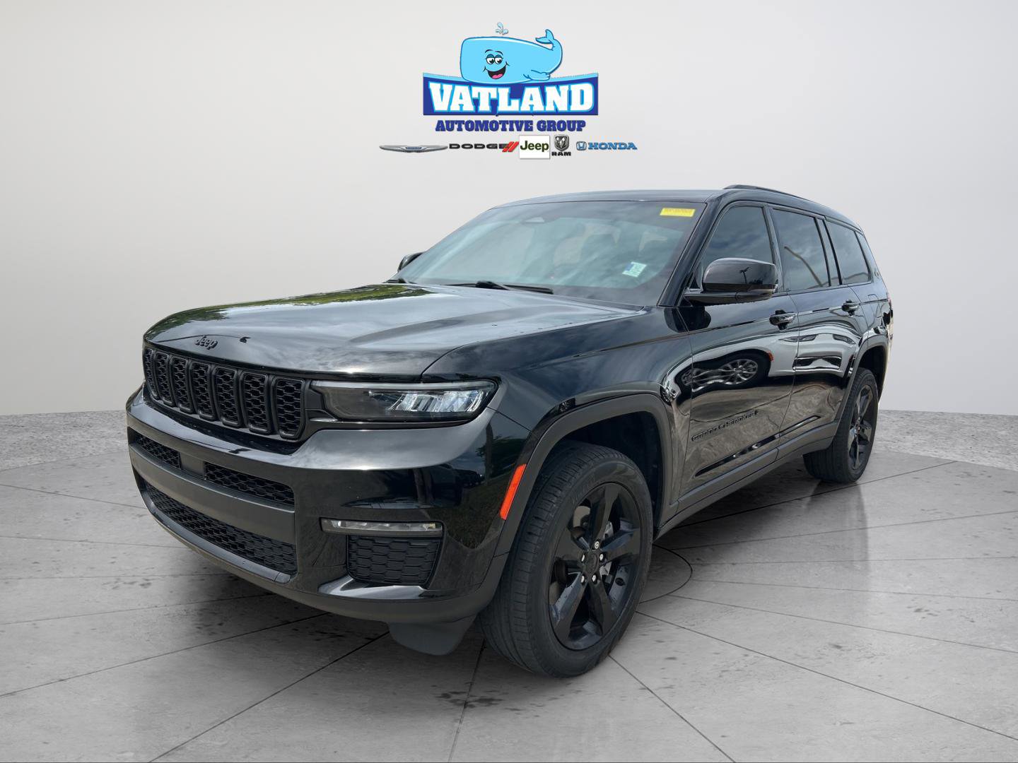 Certified 2024 Jeep Grand Cherokee L Limited w/ Black Appearance Package image 1