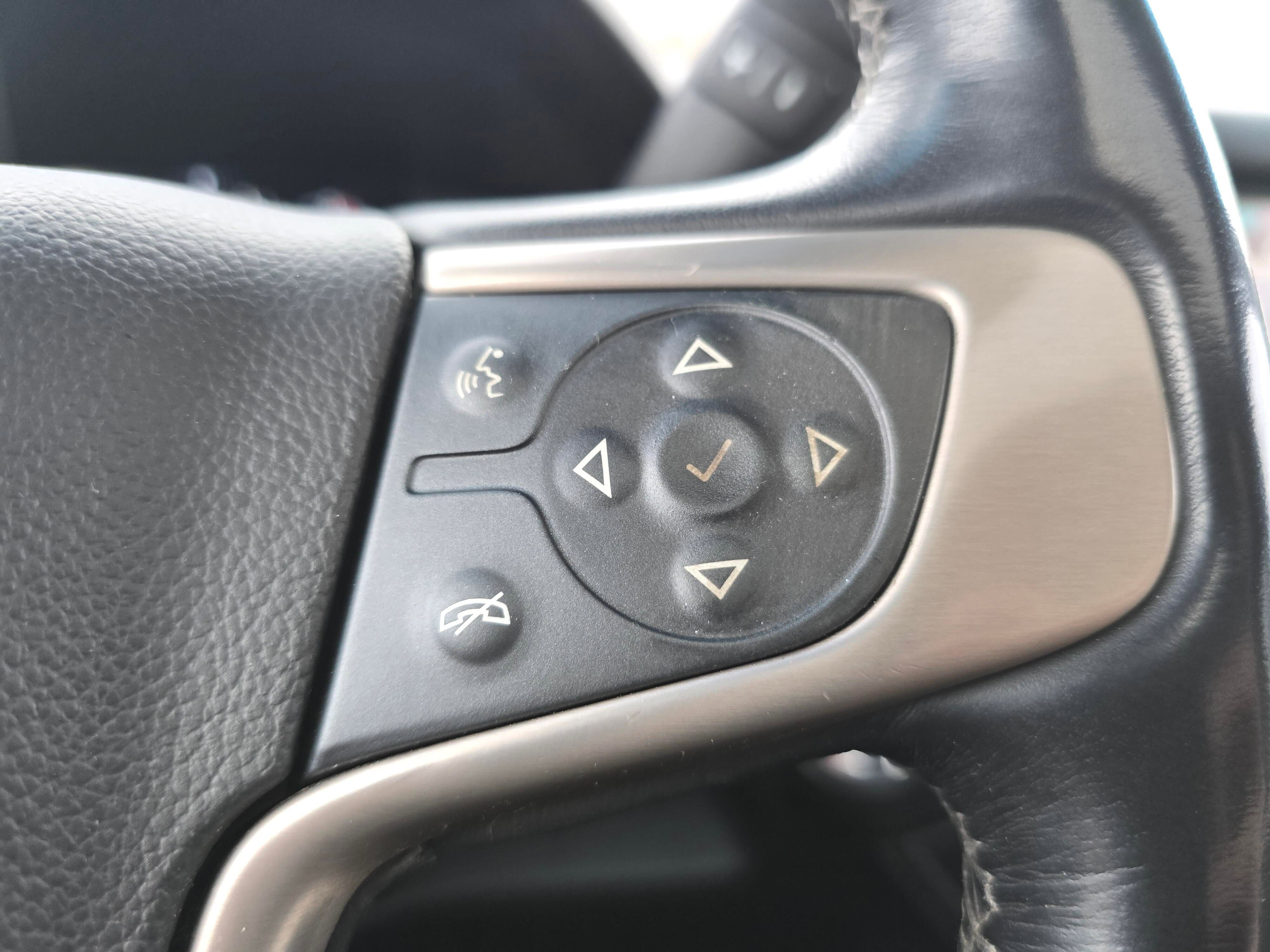 Used 2020 GMC Yukon XL Denali w/ Denali Premium Package image 25