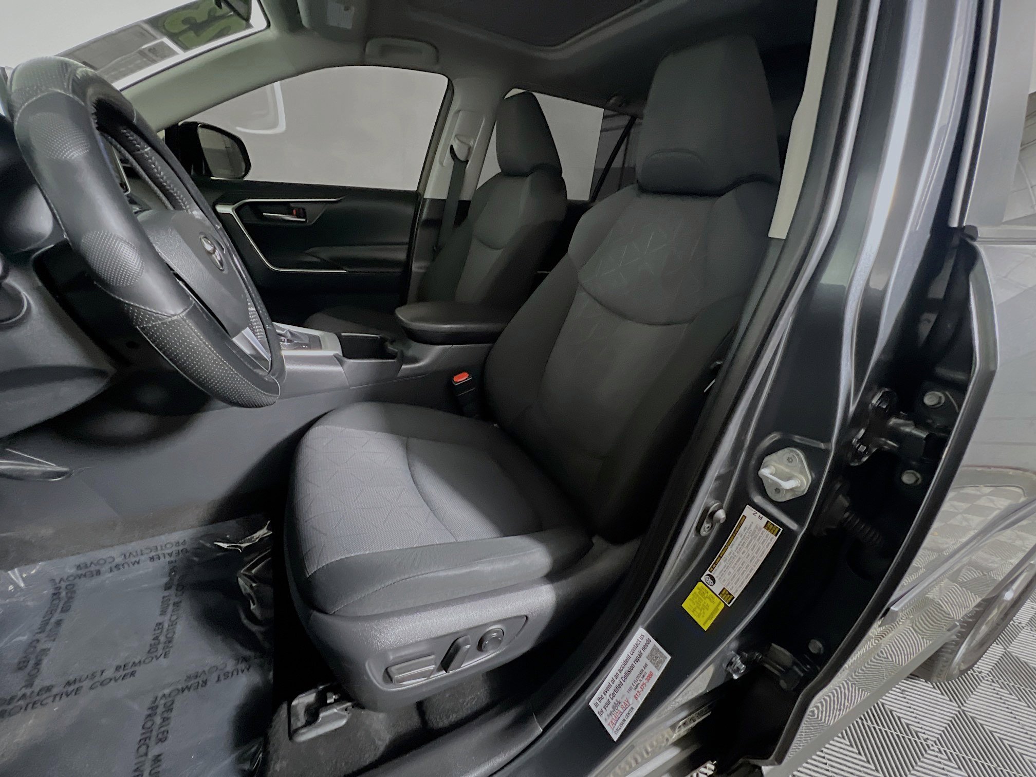 Used 2023 Toyota RAV4 XLE w/ Convenience Package image 15