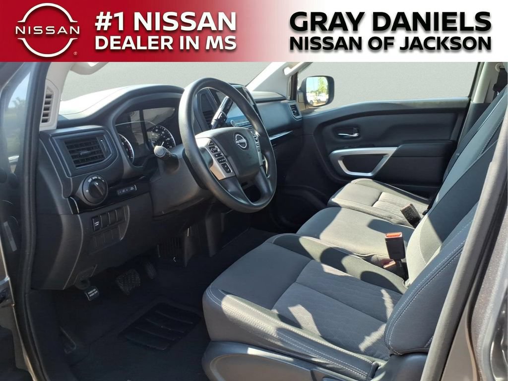 Used 2024 Nissan Titan SV AWD/4WD image 21