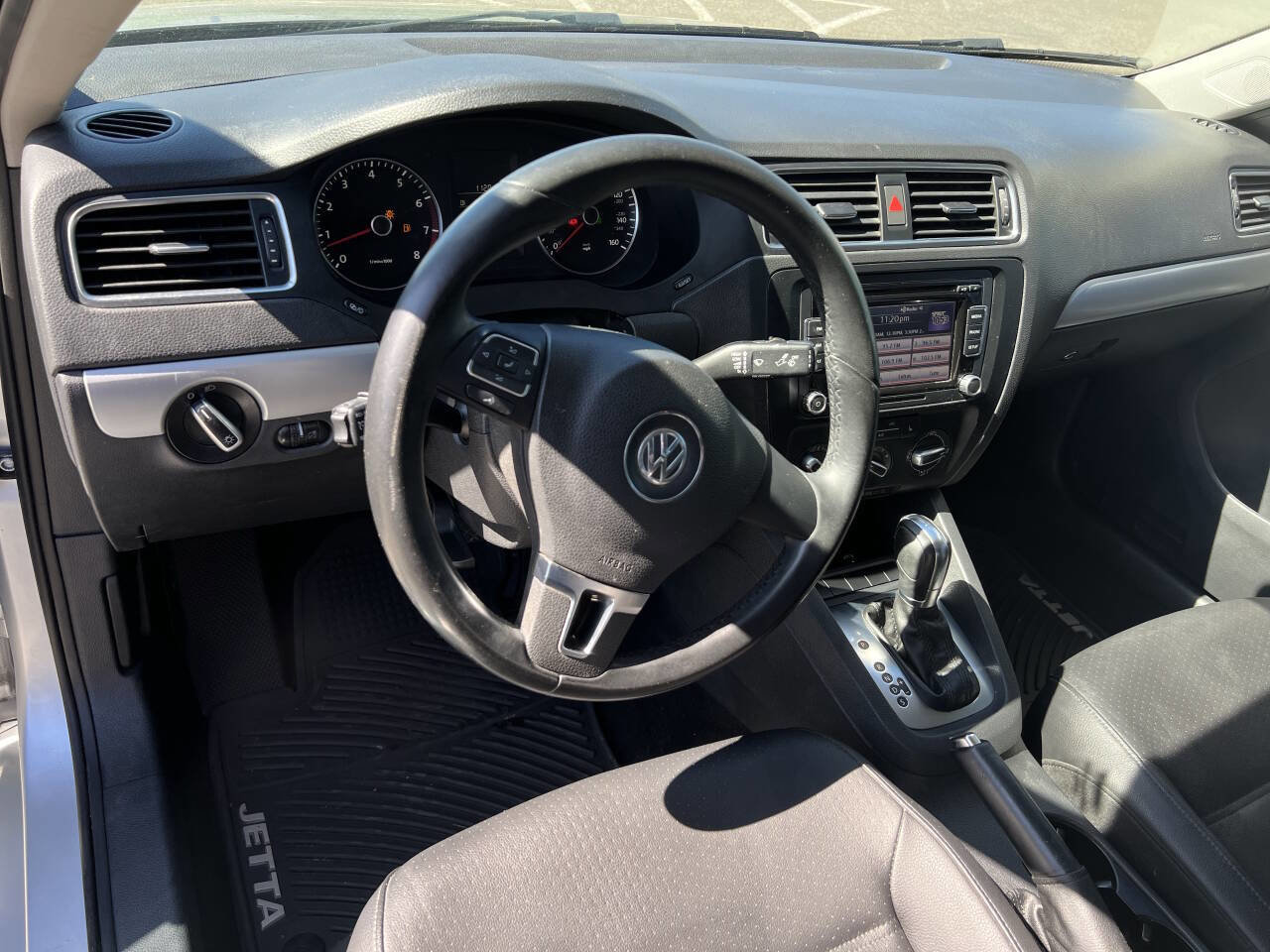 Used 2013 Volkswagen Jetta SE FWD image 11