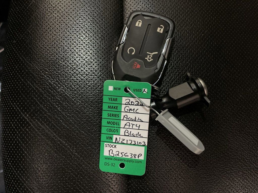 Used 2022 GMC Acadia AT4 image 32