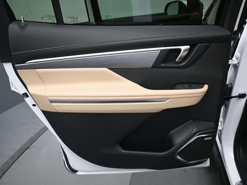 Used 2025 Buick Enclave Preferred w/ Power Package image 30