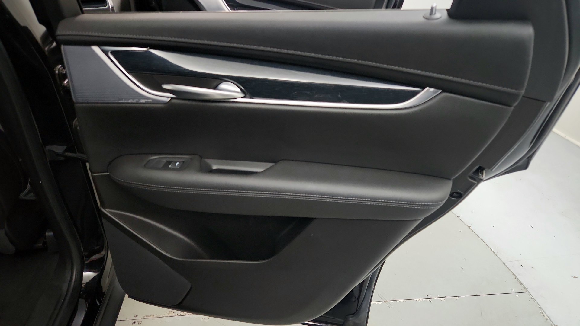 Used 2024 Cadillac XT5 Premium Luxury AWD/4WD image 17