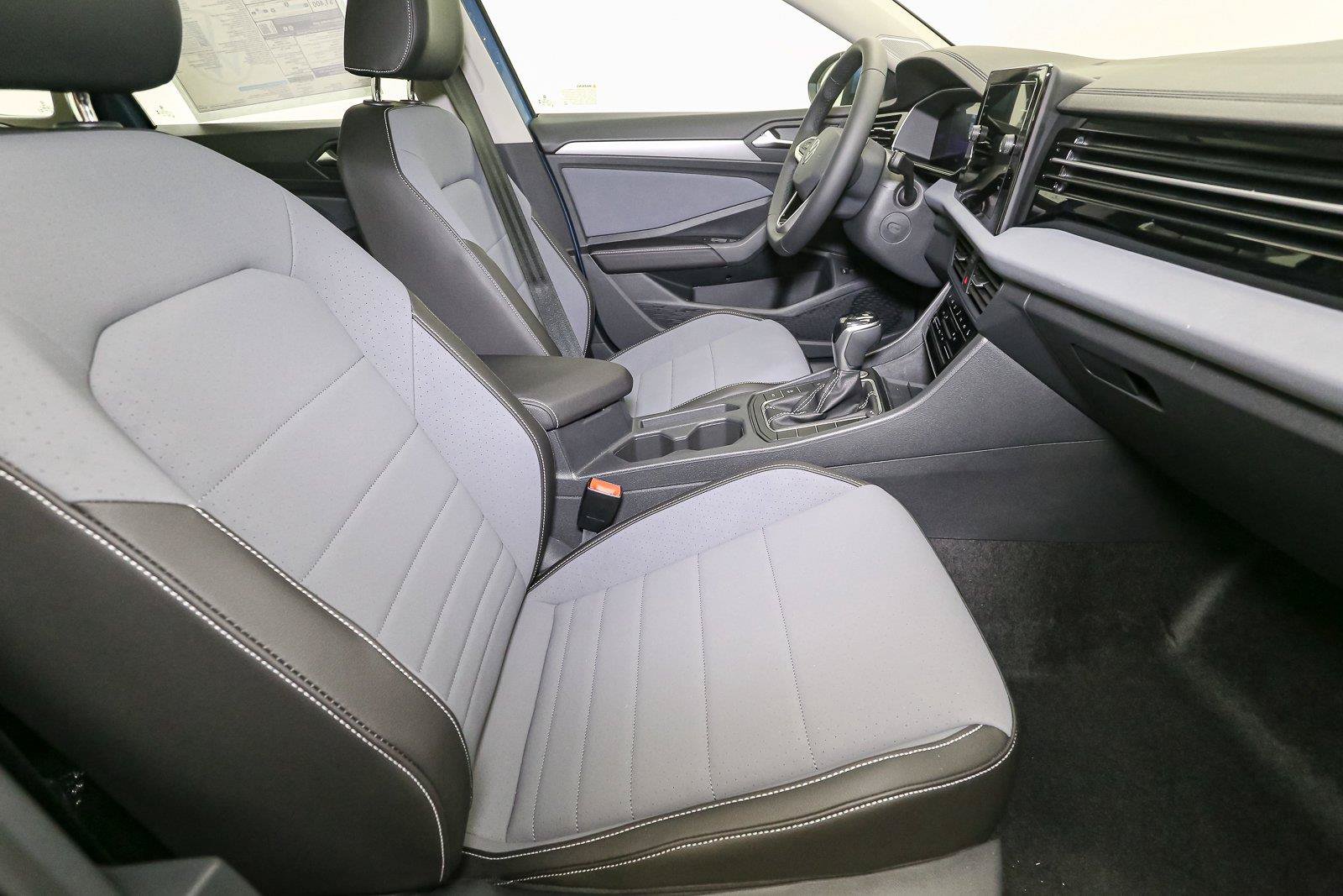 New 2027 Volkswagen Jetta SE FWD image 13