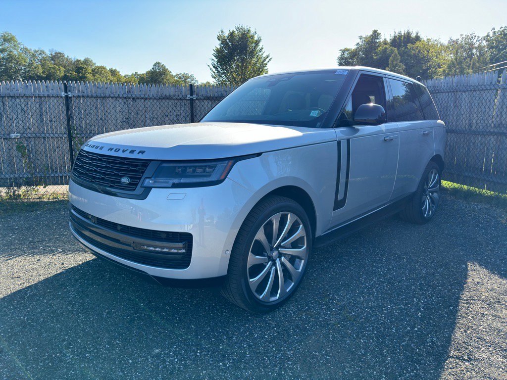 New 2025 Land Rover Range Rover SE image 1