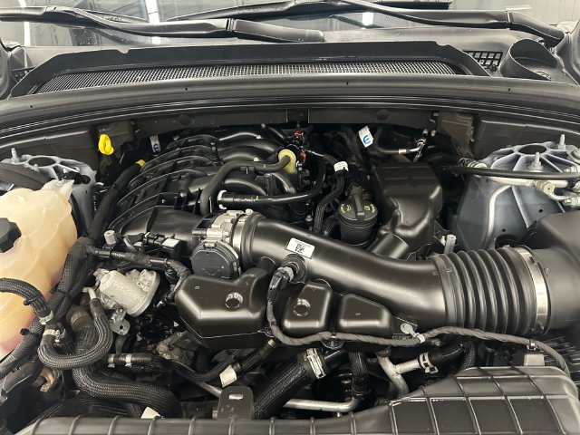 Used 2024 Jeep Grand Cherokee Altitude AWD/4WD image 19