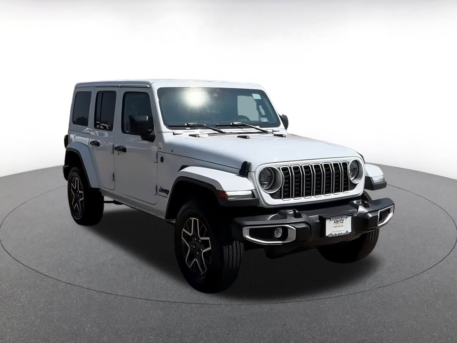 Used 2025 Jeep Wrangler Sahara image 3