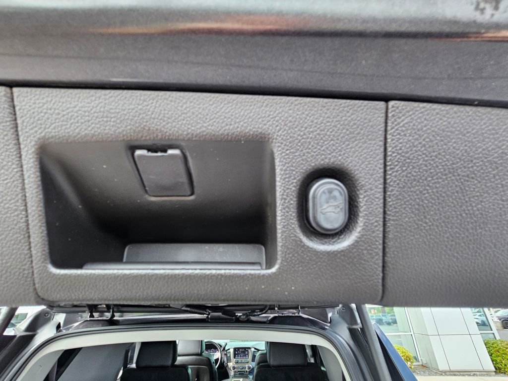 Used 2015 GMC Yukon Denali w/ Touring Package image 14