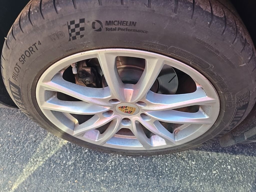 Used 2018 Porsche Panamera 4S image 11