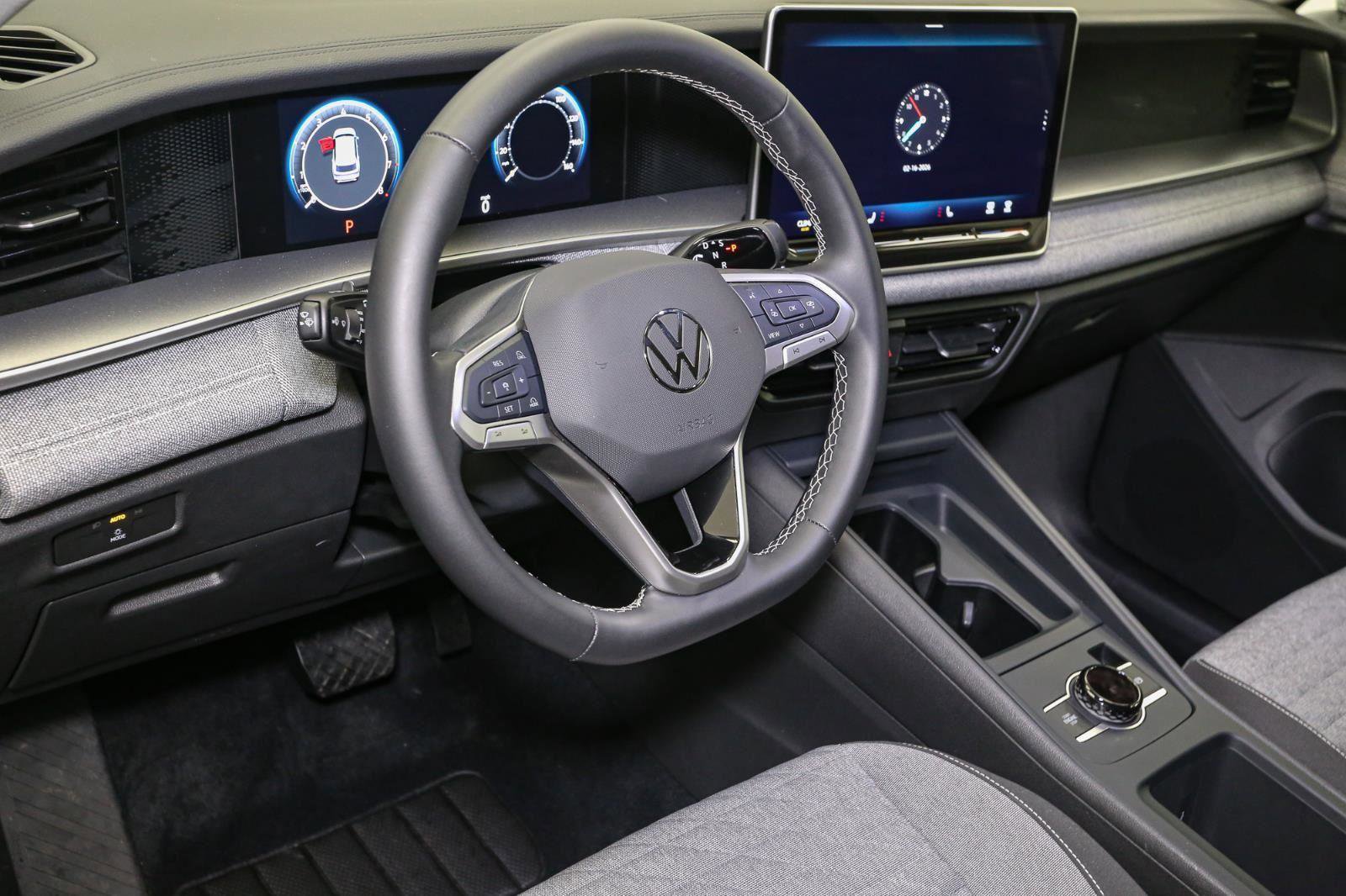 Used 2025 Volkswagen Tiguan S image 23