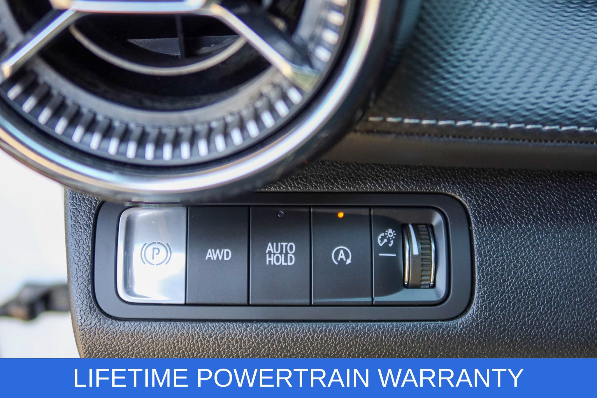 Used 2026 Chevrolet Equinox LT AWD/4WD image 16